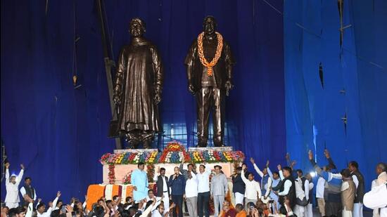 BSP supporters at Kanshi Ram Memorial in Lucknow on Friday. (HT Photo)