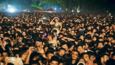 The sea of students turning up at college fests is creating a nuisance, which is now spilling over to the neighbouring residential areas. (Photo: Raajessh Kashyap/HT (For representational purpose only)) The sea of students turning up at college fests is creating a nuisance, which is now spilling over to the neighbouring residential areas. (Photo: Raajessh Kashyap/HT (For representational purpose only))