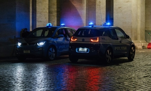 The police took the 103-year-old woman back to her house after stopping her for "dangerously driving" with an expired licence. (Unsplash/@sooprun)