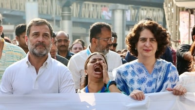 Congress leader Rahul Gandhi and party's general secretary Priyanka Gandhi Vadra begin the 'Jan Nyay Padyatra' from Mani Bhavan Sangrahalaya in Mumbai on Sunday. (ANI Photo) Congress leader Rahul Gandhi and party's general secretary Priyanka Gandhi Vadra begin the 'Jan Nyay Padyatra' from Mani Bhavan Sangrahalaya in Mumbai on Sunday. (ANI Photo)