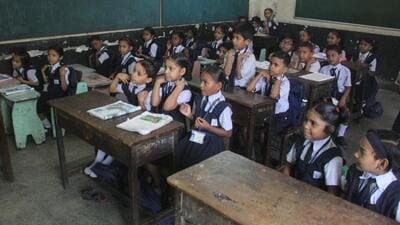 Mumbai, India – April 10, 2018: School children attending Digital class, virtual Class at Sewri Wadala Municipal school, at Wadala, in Mumbai, India, on Tuesday, April 10, 2018. (Photo by Bhushan Koyande/HT) (HT PHOTO) Mumbai, India – April 10, 2018: School children attending Digital class, virtual Class at Sewri Wadala Municipal school, at Wadala, in Mumbai, India, on Tuesday, April 10, 2018. (Photo by Bhushan Koyande/HT) (HT PHOTO)