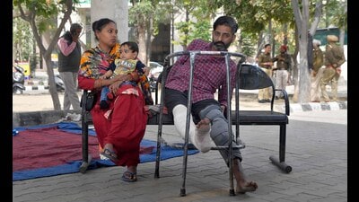Narinder Kumar outside the emergency ward at the civil hospital in Ludhiana on Sunday. (Manish/HT) Narinder Kumar outside the emergency ward at the civil hospital in Ludhiana on Sunday. (Manish/HT)