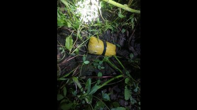 The Border Security Force (BSF) recovered a packet containing suspected heroin weighing approximately 610 grams in Punjab’s Tarn Taran district, officials said on Sunday. (HT Photo)