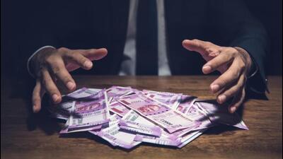 The complainant had allegedly visited the office on March 12 and met the accused official, who demanded a bribe of  ₹2,000 to ensure that his claim request got passed.