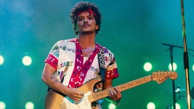 After spending hours in Tel Aviv, singer Bruno Mars cancels concert, leaves Israel. After spending hours in Tel Aviv, singer Bruno Mars cancels concert, leaves Israel.