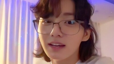 BTS' Jungkook tied his hair after being called 'jungsoonie' during live session. BTS' Jungkook tied his hair after being called 'jungsoonie' during live session.