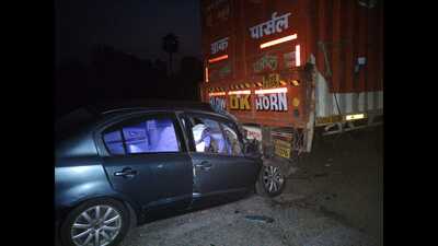 60-year-old woman dies, as car crashes into truck at Charoti toll plaza 60-year-old woman dies, as car crashes into truck at Charoti toll plaza