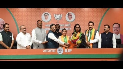 BSP MP Sangeeta Azad joins BJP, may become Lalganj pick BSP MP Sangeeta Azad joins BJP, may become Lalganj pick