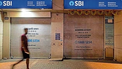 All details have to be furnished by the SBI, CJI DY Chandrachud observed, as the court admonished the SBI for furnishing incomplete information. (Satish Bate/ HT Photo) All details have to be furnished by the SBI, CJI DY Chandrachud observed, as the court admonished the SBI for furnishing incomplete information. (Satish Bate/ HT Photo)