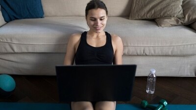 Wellness influencers tap into a truth about how we process information: it’s more trustworthy when it comes from a person we feel like we know. That’s why a charismatic personality’s Instagram account that uses intimate stories to promote parasocial attachment is more memorable than a website offering dry recitations of evidence. (Freepik) Wellness influencers tap into a truth about how we process information: it’s more trustworthy when it comes from a person we feel like we know. That’s why a charismatic personality’s Instagram account that uses intimate stories to promote parasocial attachment is more memorable than a website offering dry recitations of evidence. (Freepik)