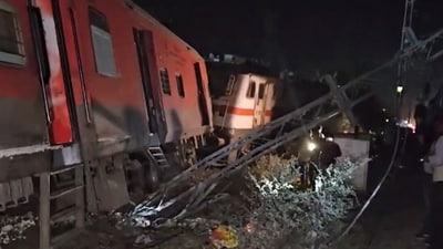 Visuals of the derailed train. Visuals of the derailed train.