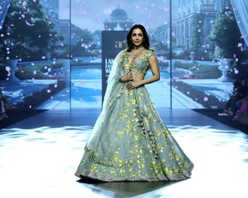 Showstopper Malaika Arora showcasing the collection of designer Anushree Reddy. (ANI) Showstopper Malaika Arora showcasing the collection of designer Anushree Reddy. (ANI)