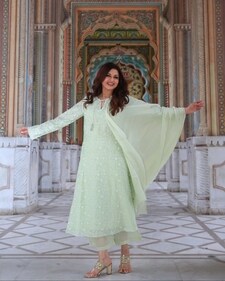 Bhagyashree took to Instagram to share how she has always enjoyed the architecture, historical monuments, shopping and food in Jaipur (Instagram) Bhagyashree took to Instagram to share how she has always enjoyed the architecture, historical monuments, shopping and food in Jaipur (Instagram)