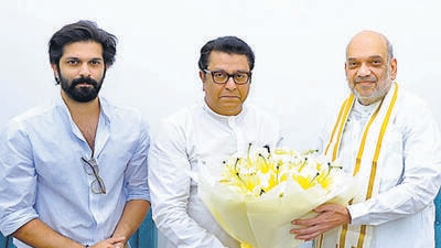 **EDS: IMAGE VIA @mnsadhikrut** New Delhi: Union Home Minister Amit Shah with Maharashtra Navnirman Sena (MNS) chief Raj Thackeray and the latter's son Amit Thackeray during a meeting, in New Delhi, Tuesday, March 19, 2024. (PTI Photo)(PTI03_19_2024_000109A) (PTI) **EDS: IMAGE VIA @mnsadhikrut** New Delhi: Union Home Minister Amit Shah with Maharashtra Navnirman Sena (MNS) chief Raj Thackeray and the latter's son Amit Thackeray during a meeting, in New Delhi, Tuesday, March 19, 2024. (PTI Photo)(PTI03_19_2024_000109A) (PTI)