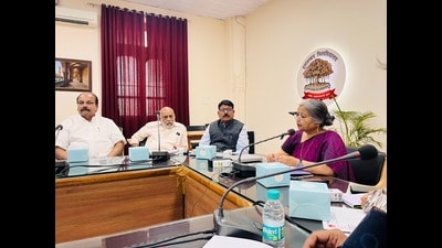 AU VC Prof Sangita Srivastava addressing media persons on Tuesday. (HT) AU VC Prof Sangita Srivastava addressing media persons on Tuesday. (HT)