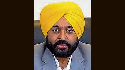 Chief minister Bhagwant Mann’s lawyer moved an application in a Muktsar court on Tuesday pleading dismissal of a defamation suit filed against the CM by Shiromani Akali Dal (SAD) president Sukhbir Singh Badal. (HT File)