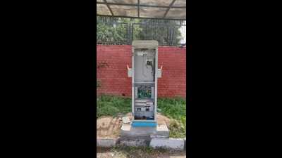 In all, CREST is installing 53 charging stations, of which 18 were readied in early March. However, thieves made off with around 100 charging guns, each costing around ₹1.2 lakh, from various locations, including Sector 26 and Sector 42, Chandigarh. (HT Photo) In all, CREST is installing 53 charging stations, of which 18 were readied in early March. However, thieves made off with around 100 charging guns, each costing around ₹1.2 lakh, from various locations, including Sector 26 and Sector 42, Chandigarh. (HT Photo)