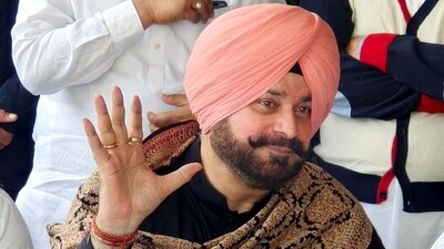 Navjot Singh Sidhu will return to commentary duties in IPL 2024. Navjot Singh Sidhu will return to commentary duties in IPL 2024.