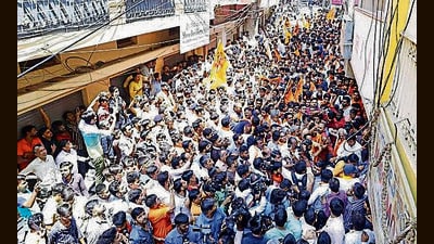 Several BJP leaders and Hanuman devotees stage protest after the incident in the area on Tuesday. (HT) Several BJP leaders and Hanuman devotees stage protest after the incident in the area on Tuesday. (HT)
