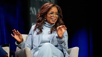 NEW YORK, NEW YORK - SEPTEMBER 12: Oprah Winfrey with George Stephanopoulos and Arthur C. Brooks discuss "Build The Life You Want" at The 92nd Street Y, New York on September 12, 2023 in New York City. Roy Rochlin/Getty Images/AFP (Photo by Roy Rochlin / GETTY IMAGES NORTH AMERICA / Getty Images via AFP) (Getty Images via AFP) NEW YORK, NEW YORK - SEPTEMBER 12: Oprah Winfrey with George Stephanopoulos and Arthur C. Brooks discuss "Build The Life You Want" at The 92nd Street Y, New York on September 12, 2023 in New York City. Roy Rochlin/Getty Images/AFP (Photo by Roy Rochlin / GETTY IMAGES NORTH AMERICA / Getty Images via AFP) (Getty Images via AFP)