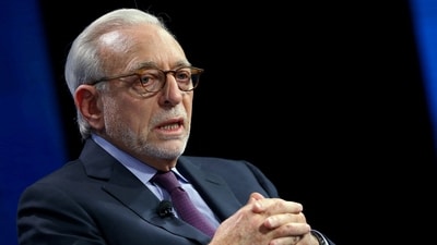 FILE PHOTO: Nelson Peltz founding partner of Trian Fund Management LP. speak at the WSJD Live conference in Laguna Beach, California October 25, 2016.  REUTERS/Mike Blake/File Photo (REUTERS)