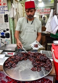 Dark-hued mawa jal;ebis are just as delicious (Bhushan Koyande/HT)