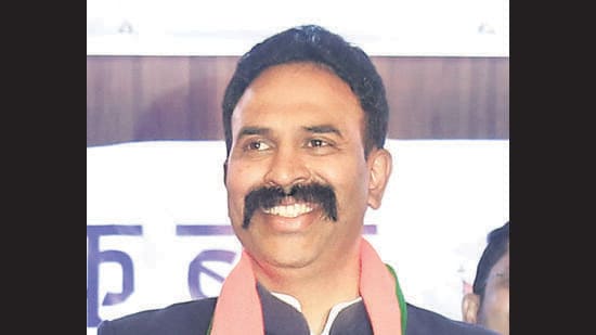 Leaders from BJP have rebelled against its Madha MP Ranjitsinh Nimbalkar who was renominated. (HT Photo)