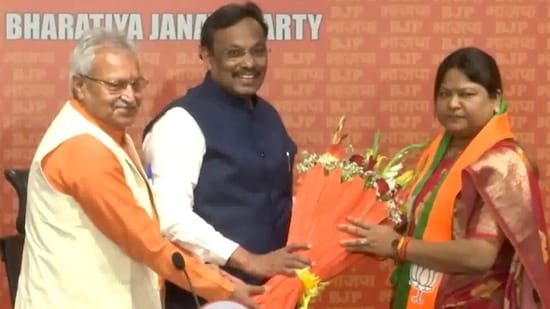 Sita Soren joins BJP Sita Soren joins BJP
