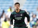 Thibaut Courtois suffers new knee injury in training. Thibaut Courtois suffers new knee injury in training.