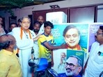 Shashi Tharoor said he met the boy who was beaten up by 'BJP goons' for leaning on a BJP poster. Shashi Tharoor said he met the boy who was beaten up by 'BJP goons' for leaning on a BJP poster.
