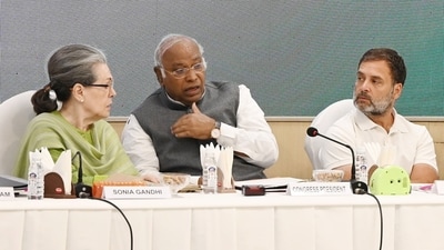 Congress president Mallikarjun Kharge with party leaders Sonia Gandhi and Rahul Gandhi during Congress Working Committee meeting, in New Delhi on Tuesday. (Arvind Yadav/HT) Congress president Mallikarjun Kharge with party leaders Sonia Gandhi and Rahul Gandhi during Congress Working Committee meeting, in New Delhi on Tuesday. (Arvind Yadav/HT)