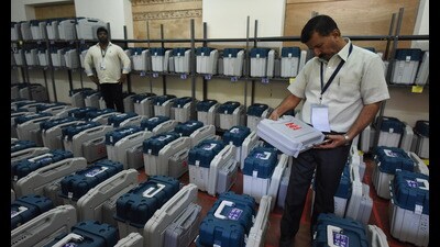 During the 2022 state polls, 351 flying squad vehicles equipped with 4G SIM-based PTZ cameras and GPS were deployed, besides static surveillance teams, for 24x7 live monitoring from the command and control centre. (HT Photo) During the 2022 state polls, 351 flying squad vehicles equipped with 4G SIM-based PTZ cameras and GPS were deployed, besides static surveillance teams, for 24x7 live monitoring from the command and control centre. (HT Photo)