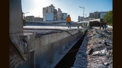 Mumbai, India - Feb. 23, 2024: The BMC has said that it is appoiting VJTI and IIT to figure out a solution to connect Barfiwala flyover with the Gokhale Bridge. There is nearly two meters of gap between the two currently. in Mumbai, India, on Friday, February 23, 2024. (Photo by Satish Bate/ Hindustan Times) (Hindustan Times) Mumbai, India - Feb. 23, 2024: The BMC has said that it is appoiting VJTI and IIT to figure out a solution to connect Barfiwala flyover with the Gokhale Bridge. There is nearly two meters of gap between the two currently. in Mumbai, India, on Friday, February 23, 2024. (Photo by Satish Bate/ Hindustan Times) (Hindustan Times)