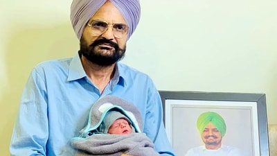 Parents of the late Punjabi singer Sidhu Moose Wala, Balkaur Singh, and Charan Kaur welcomed a baby boy on Sunday, almost two years after the singer was killed in Punjab. (Facebook) Parents of the late Punjabi singer Sidhu Moose Wala, Balkaur Singh, and Charan Kaur welcomed a baby boy on Sunday, almost two years after the singer was killed in Punjab. (Facebook)