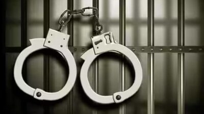 Cops from Bengaluru coordinated with their Gwalior counterparts to nab the suspects as soon as they deboarded from the Karnataka Express train, traveling to Bhopal and Gwalior from Bengaluru. (HT File Photo) Cops from Bengaluru coordinated with their Gwalior counterparts to nab the suspects as soon as they deboarded from the Karnataka Express train, traveling to Bhopal and Gwalior from Bengaluru. (HT File Photo)