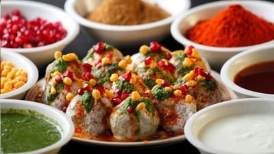 Dahi Bhalla is a traditional Holi snack that is served to guests. Dahi Bhalla is a traditional Holi snack that is served to guests.