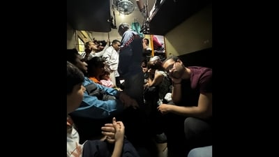 Crowded third AC coach of Chetak Express. (X/@nilishamantri_) Crowded third AC coach of Chetak Express. (X/@nilishamantri_)
