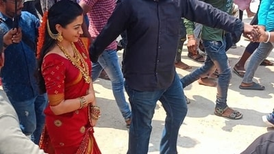 Rashmika Mandanna can't stop smiling in leaked pic of 'Srivalli's first look' from Pushpa The Rule sets.