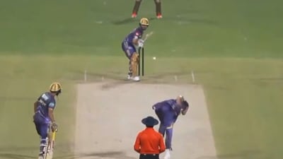 Rinku Singh smacked a cracking six off Mitchell Starc. (Screengrab) Rinku Singh smacked a cracking six off Mitchell Starc. (Screengrab)