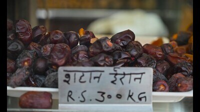 Dates of varying sizes can be spotted on shelves, starting from the regular kind to deseeded ones, some as large as 3 inches, to those which have been modified into sweets (HT) Dates of varying sizes can be spotted on shelves, starting from the regular kind to deseeded ones, some as large as 3 inches, to those which have been modified into sweets (HT)