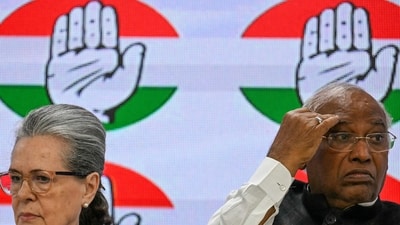 India's Congress party president Mallikarjun Kharge (R) and party leader Sonia Gandhi (L) address a press conference at the Congress party headquarters in New Delhi on March 21, 2024. (Photo by Arun SANKAR / AFP) (AFP) India's Congress party president Mallikarjun Kharge (R) and party leader Sonia Gandhi (L) address a press conference at the Congress party headquarters in New Delhi on March 21, 2024. (Photo by Arun SANKAR / AFP) (AFP)