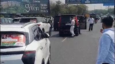 Samajwadi Party leader Awana’s candidature was announced on Wednesday, and police officers said that he was arriving from Lucknow to Noida via Delhi. (HT Photo)