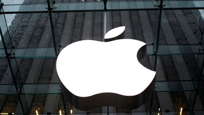 FILE PHOTO: The Apple Inc. logo is seen in the lobby of New York City's flagship Apple store January 18, 2011. REUTERS/Mike Segar/File Photo (REUTERS)