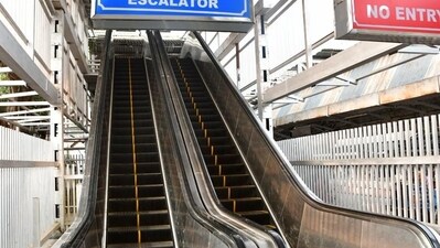 The other reason is nuisance makers who, for fun, often press the red ‘STOP’ button that’s meant for emergencies. Sometimes, senior citizens who find it challenging to step onto the moving staircase also use the STOP button, say officials, who are in the process of collating escalator failures at various CR stations in and around Mumbai. (Bhushan Koyande/ HT PHOTO)