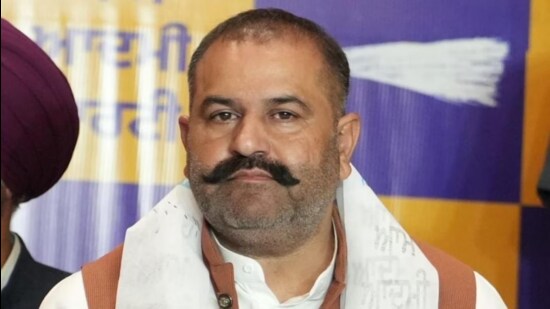 Aam Aadmi Party (AAP)’s lone Member of Parliament Sushil Kumar Rinku, who is under fire for his statements pertaining to AAP-Congress alliance, on Thursday maintained that he still believes and is in favour of the tie-up for the Lok Sabha elections in Punjab. (HT File)