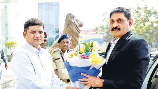 Navi Mumbai, India - March 21, 2024:NMMC New Municipal Commissioner Kailesh Shindhe take charge of office at NMMC Headquarters CBD Belapur . in Navi Mumbai, India, on Thursday, March 21, 2024. (Photo by Bachchan Kumar/ HT PHOTO) (HT PHOTO)