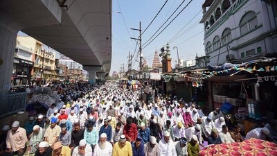 Patna, Mar 15 (ANI): Devotees offer the first Friday namaz during the month of Ramazan, in Patna on Friday. (ANI Photo) (Pappi Sharma ) Patna, Mar 15 (ANI): Devotees offer the first Friday namaz during the month of Ramazan, in Patna on Friday. (ANI Photo) (Pappi Sharma )
