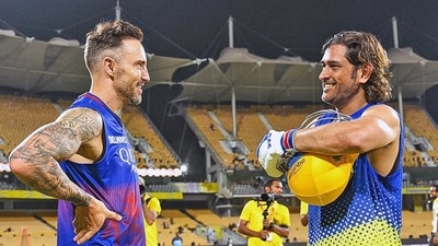 Chennai Super Kings' MS Dhoni meets Royal Challengers Bengaluru's skipper Faf du Plessis (RCB-X) Chennai Super Kings' MS Dhoni meets Royal Challengers Bengaluru's skipper Faf du Plessis (RCB-X)