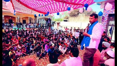 Azad Samaj Party chief Chandra Shekhar Azad addressing a public meeting in Nagina on Friday. (Sourced) Azad Samaj Party chief Chandra Shekhar Azad addressing a public meeting in Nagina on Friday. (Sourced)