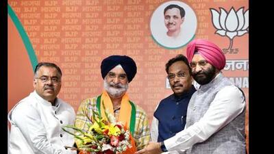 Former Indian Ambassador to the US, Taranjit Singh Sandhu joins the BJP in the presence of party general secretaries Vinod Tawde and Tarun Chugh at BJP headquarters in New Delhi on March19. Sandhu was the 28th Ambassador of India to the US. (ANI.) Former Indian Ambassador to the US, Taranjit Singh Sandhu joins the BJP in the presence of party general secretaries Vinod Tawde and Tarun Chugh at BJP headquarters in New Delhi on March19. Sandhu was the 28th Ambassador of India to the US. (ANI.)